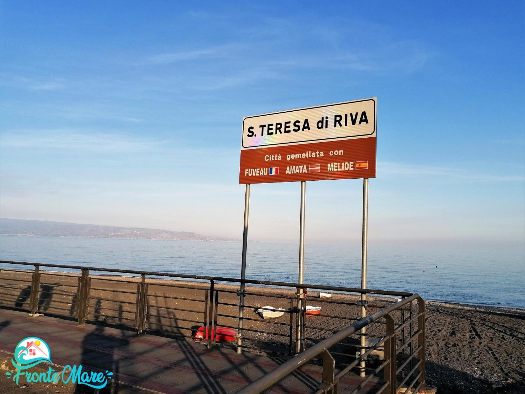 Casa Fronte Mare Villa Santa Teresa Di Riva Exterior foto