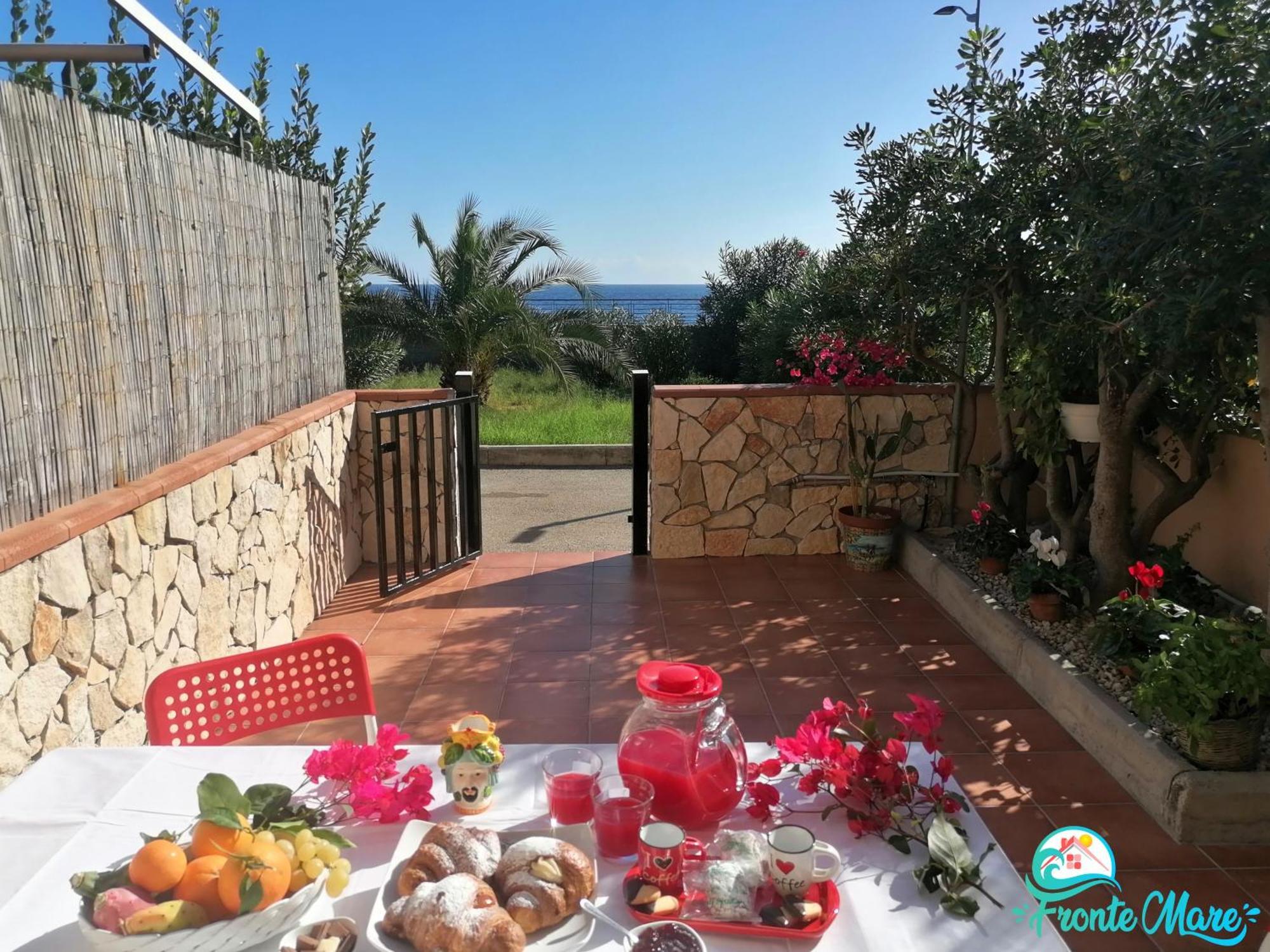 Casa Fronte Mare Villa Santa Teresa Di Riva Exterior foto